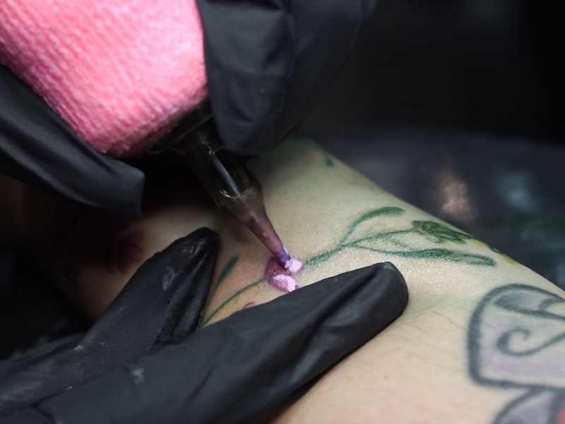 getting a first tattoo process - Hyper Inkers getting a first tattoo process
