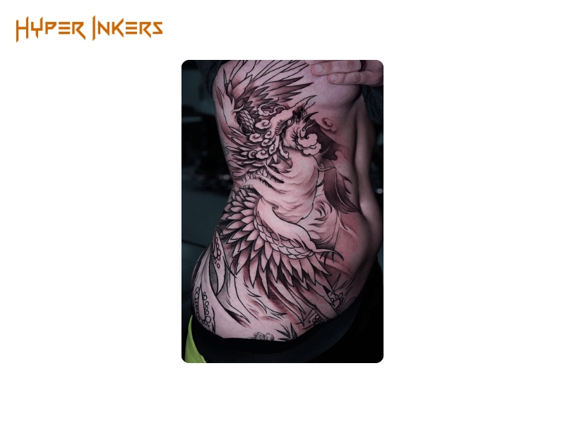 The side ribs provide a broad canvas for detailed statement pieces.
